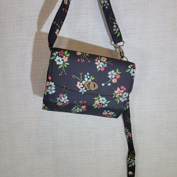 NWT LillyBit Floral Diaper Bag Organizer Crossbody Wristlet Clutch Baby Bag - Picture 4 of 6